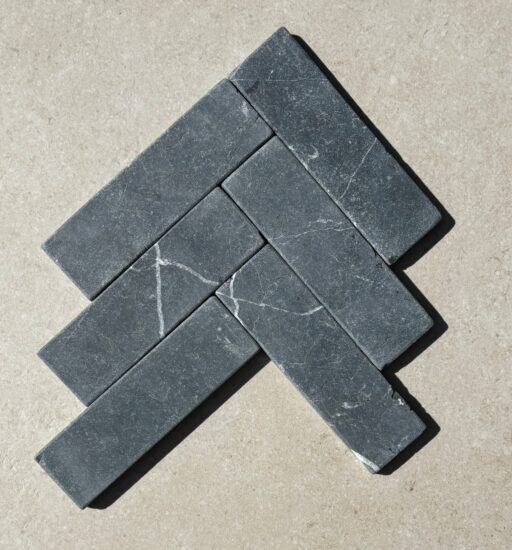 Tumbled Nero Maquina Rectangle Tile image